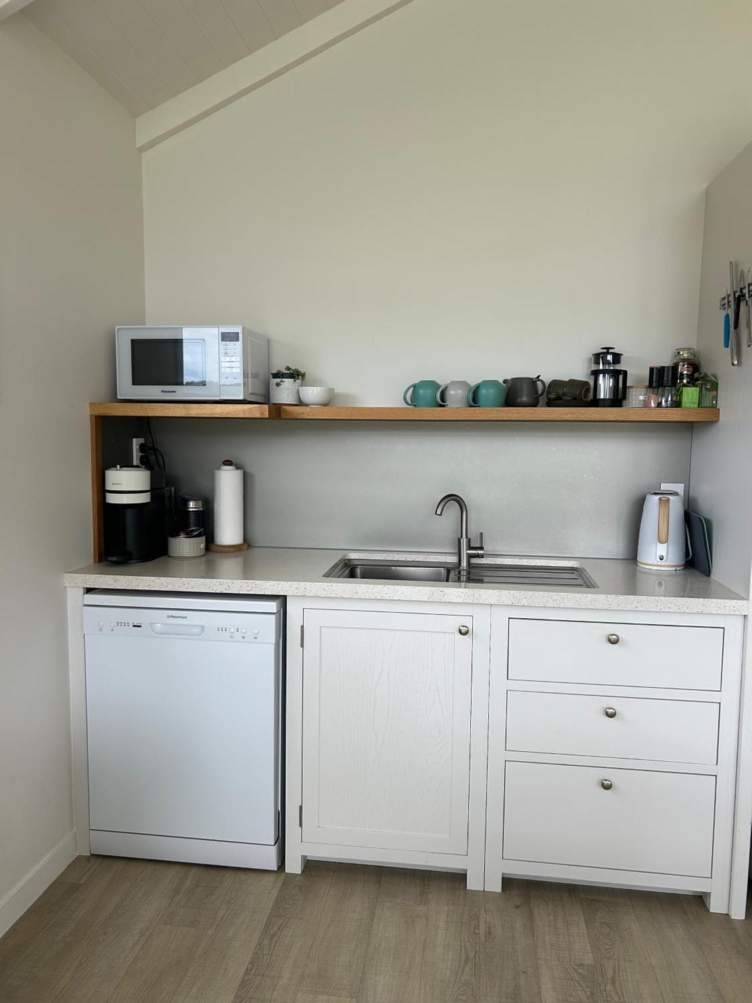 Purangi Waterfront Retreat - 2 Bedroom Cooks Beach Екстериор снимка